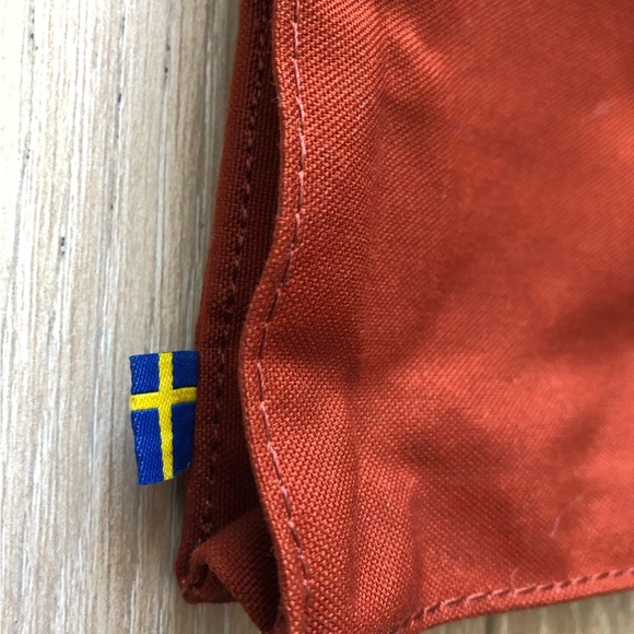 Fjallraven G-1000 HeavyDuty Eco Pocket Sized Shoulder Bag in Autumn Leaf - Picture 8 of 10